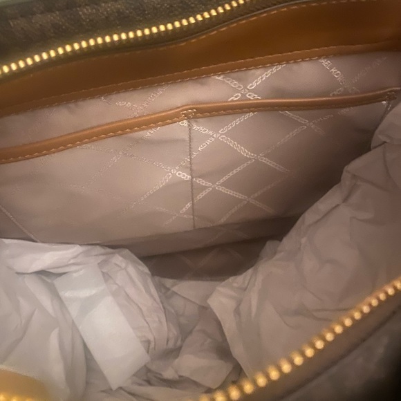 NEW AUTHENTIC Michael Kors tote - Picture 6 of 12